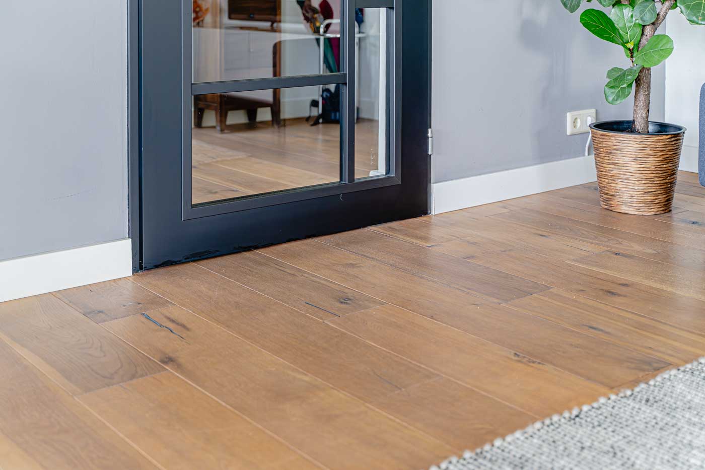 Staal look opdekdeur Svedex FR500 modern zwart Superlak Simon Maree Deurenspecialist DSC07239 Enhanced NR