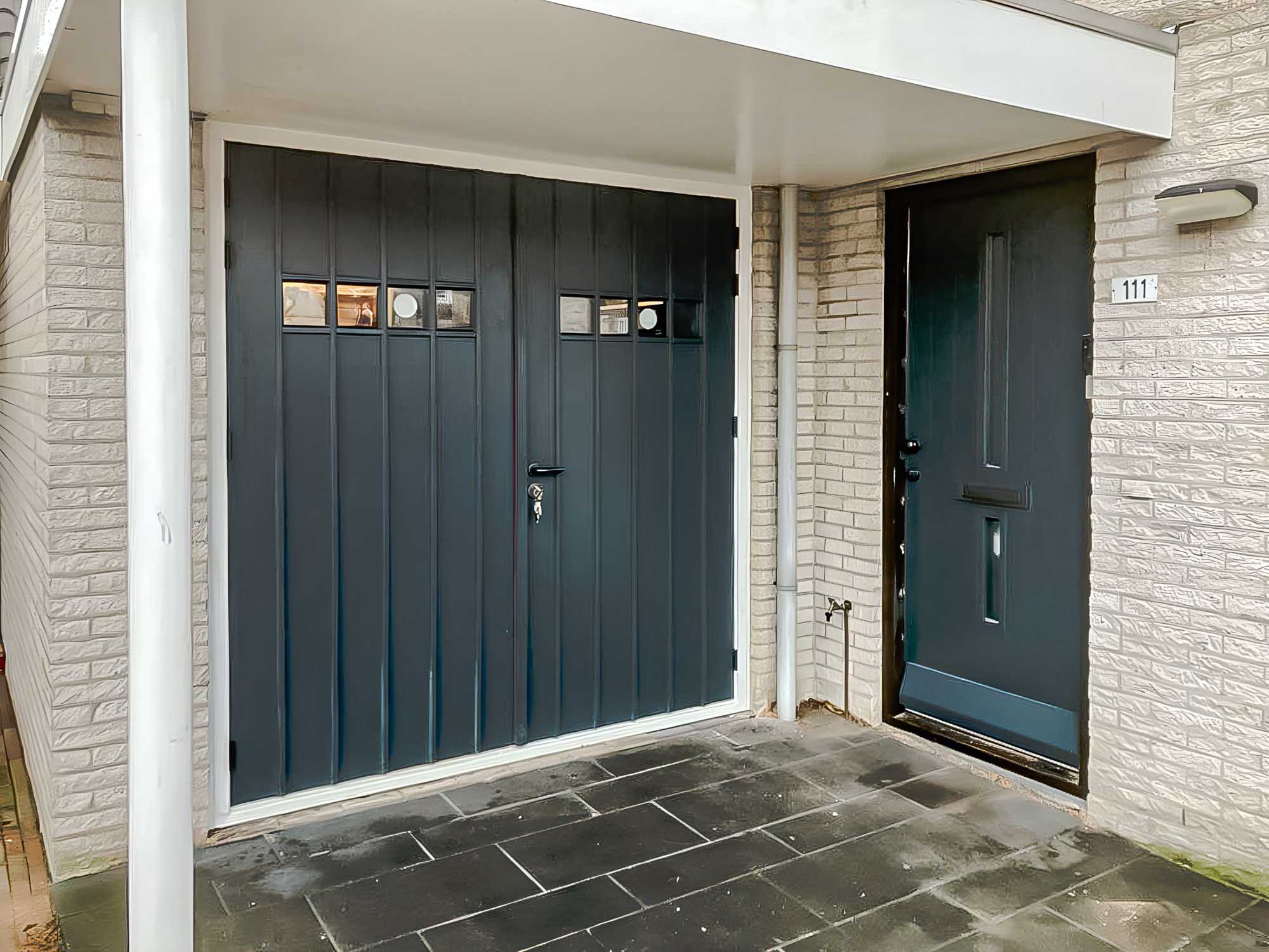 Openslaande Garagedeur en voordeur