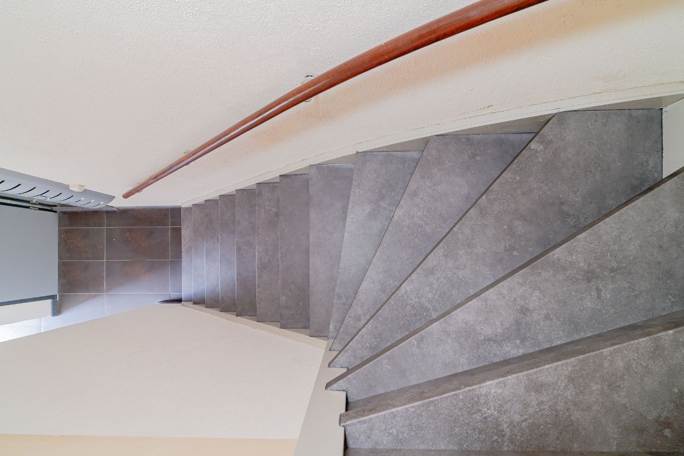 Renovari Traprenovatie Simon Maree Deurenspecialist  Beton PVC 2