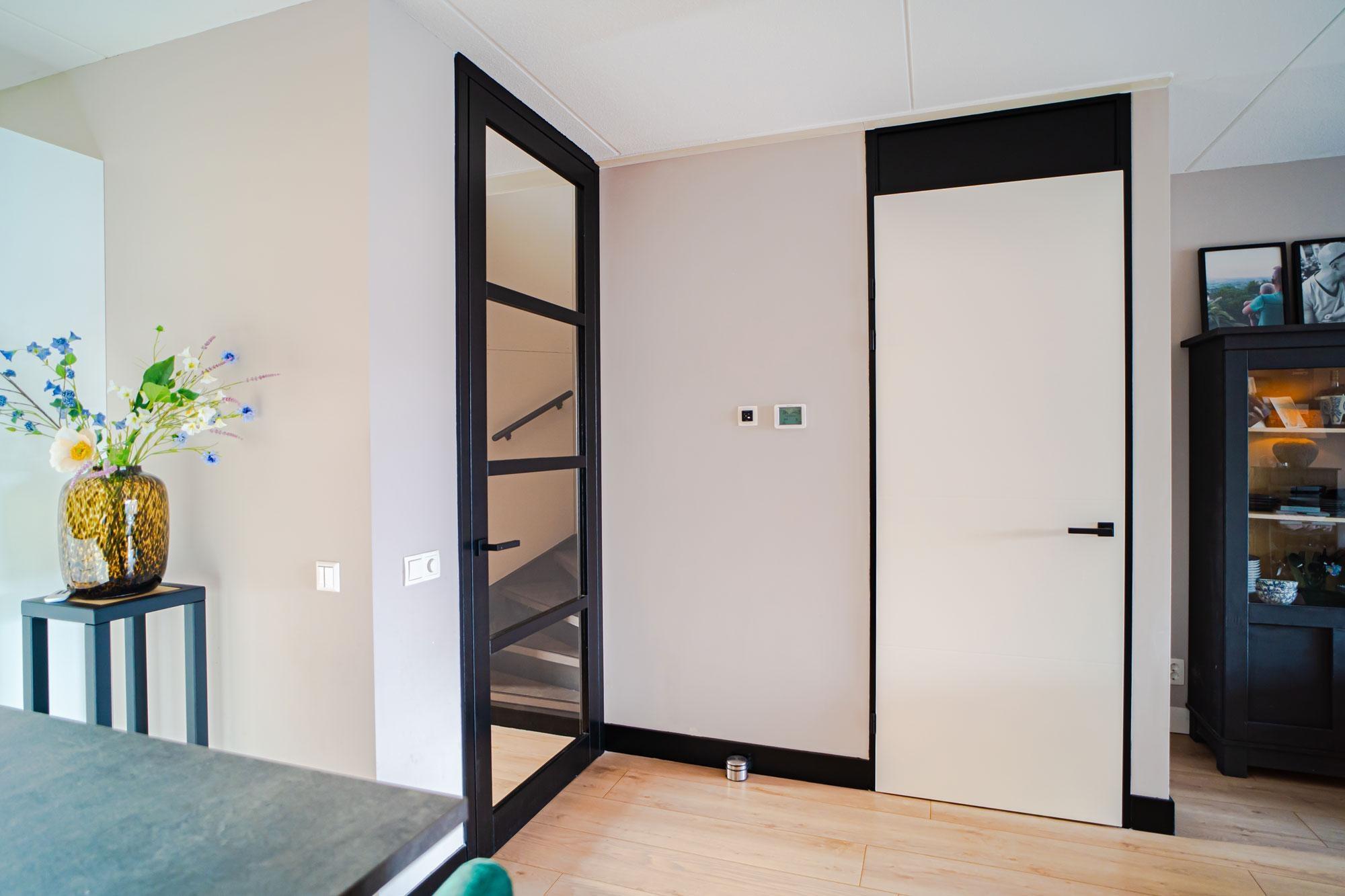 Urenspecialist simon maree steel look deur stalen deur opdek deur Van Vianen deur plafondhoog DSC02457