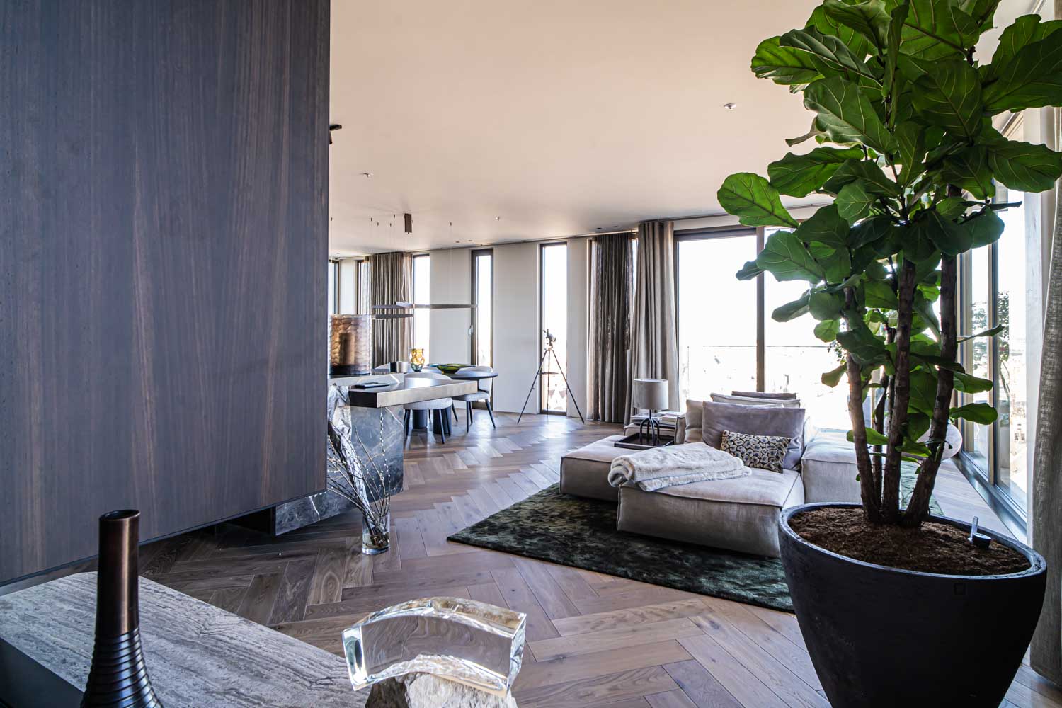 Bronzen Taatsdeur Luxe Interieur Visgraat PVC Vloer Binnendeuren Leiden Deurenspecialist Simon Maree DSC03765