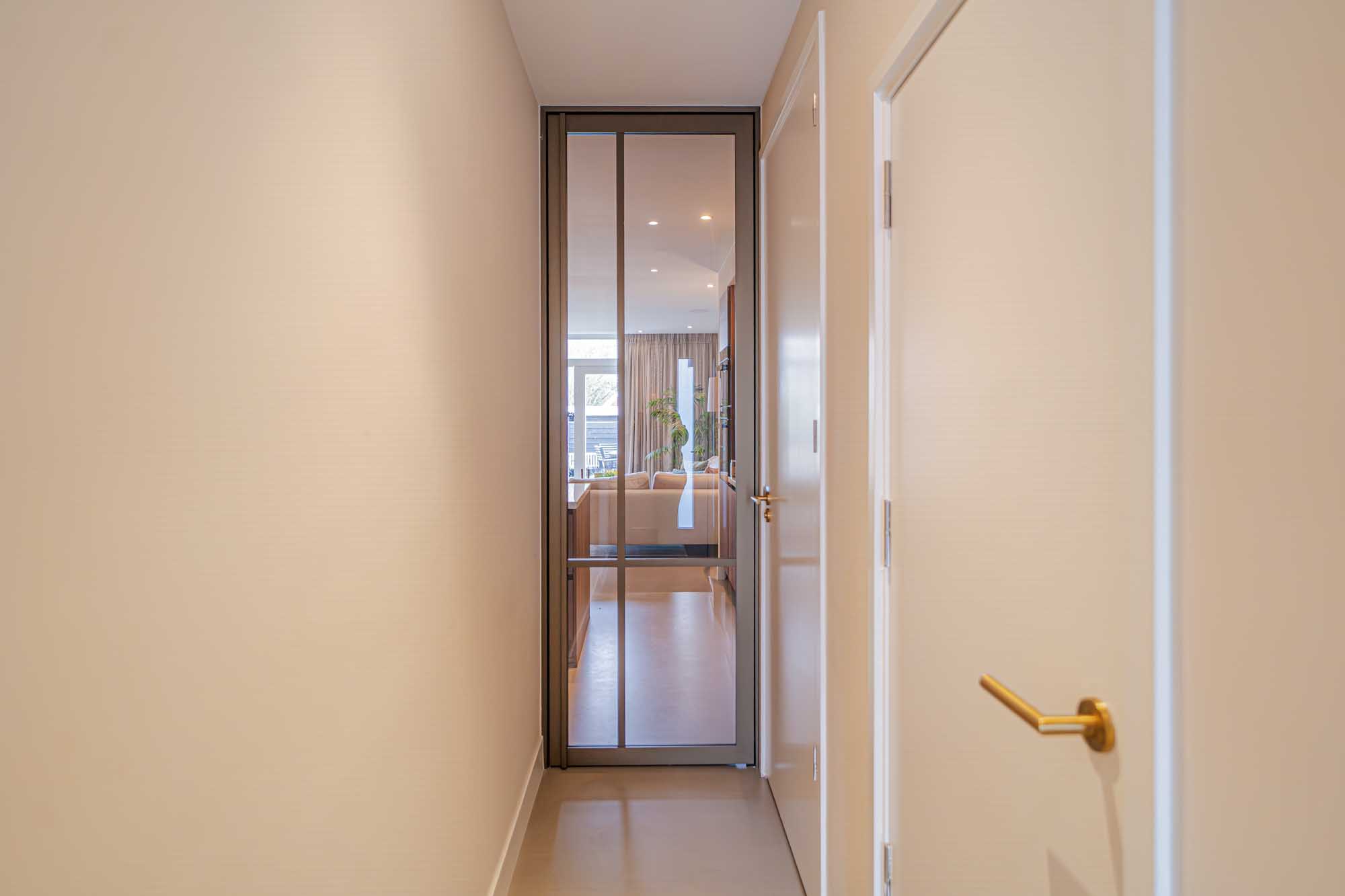 Anywaydoors Aluminium Taatsdeur Brons Geanodiseerd Kamerhoog 746 Simon Maree Deurenspecialist DSC06108 Enhanced NR Edit