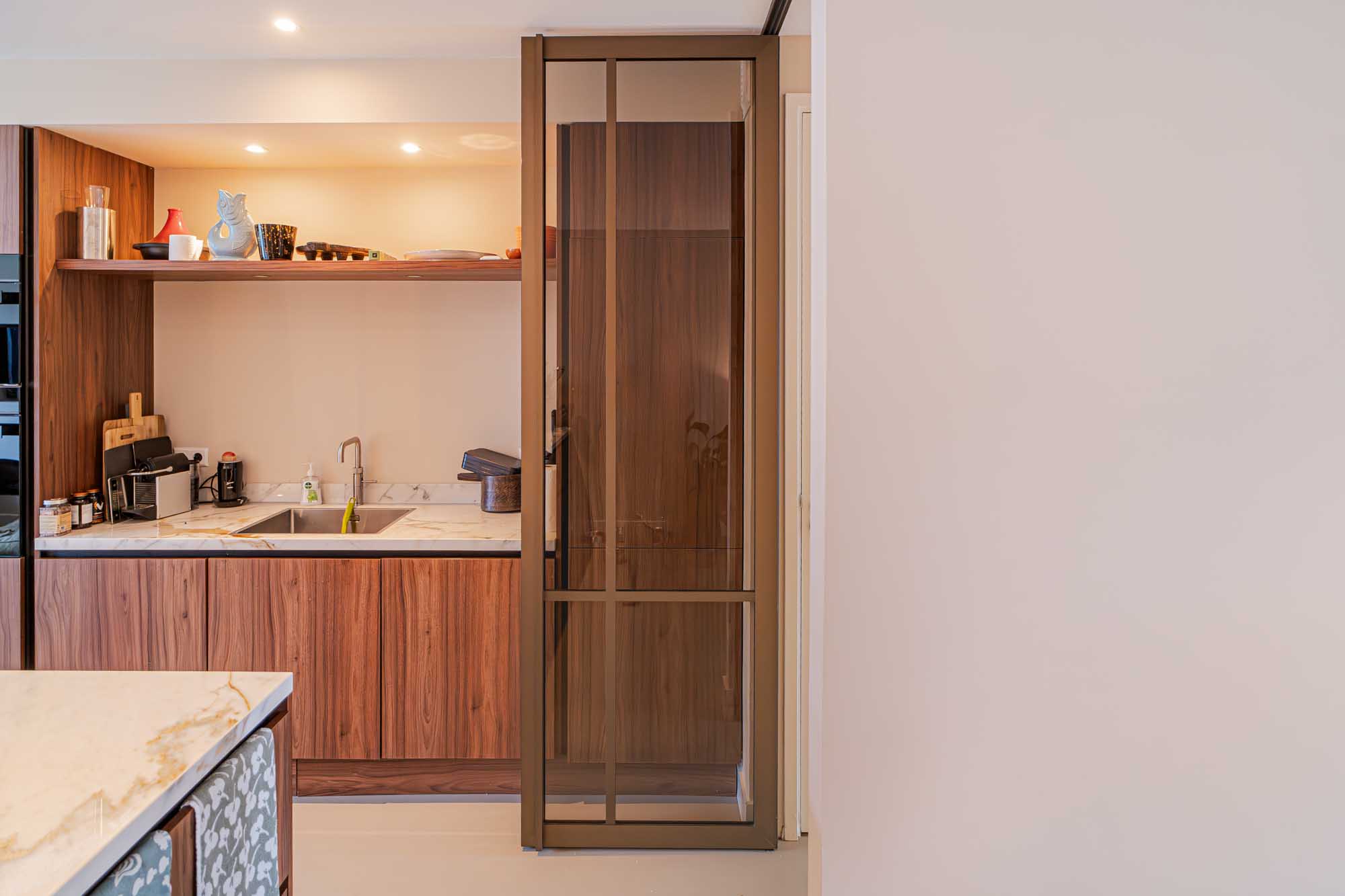 Anywaydoors Aluminium Taatsdeur Brons Geanodiseerd Kamerhoog 746 Simon Maree Deurenspecialist DSC06143 Enhanced NR Edit