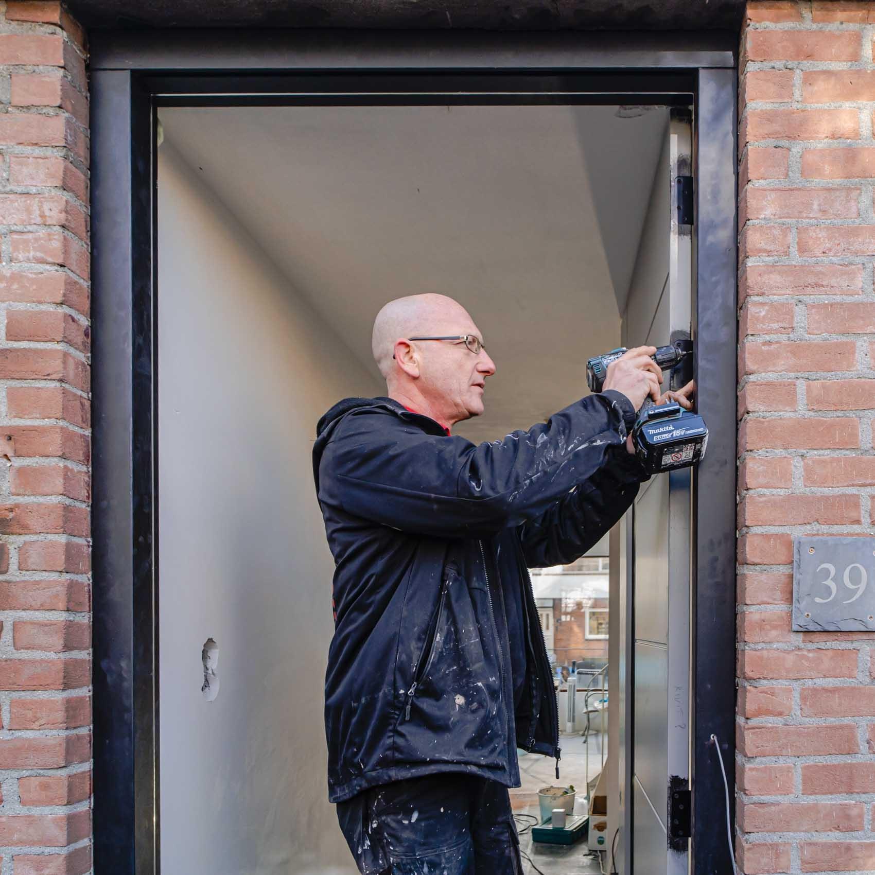 Simon Maree Deurenspecialist Montage Timmermannen DSC02963