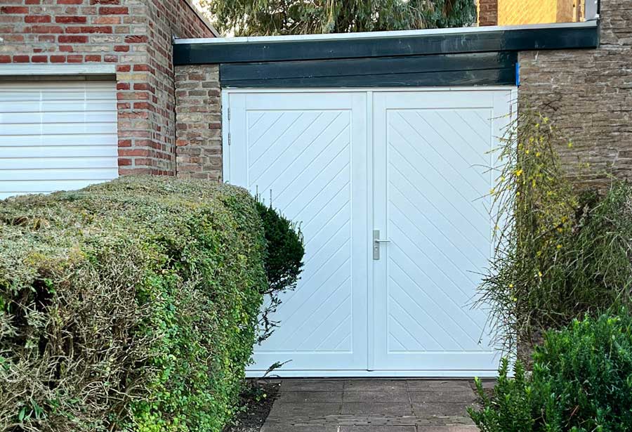 Openslaande garagedeur groen Hout Wit