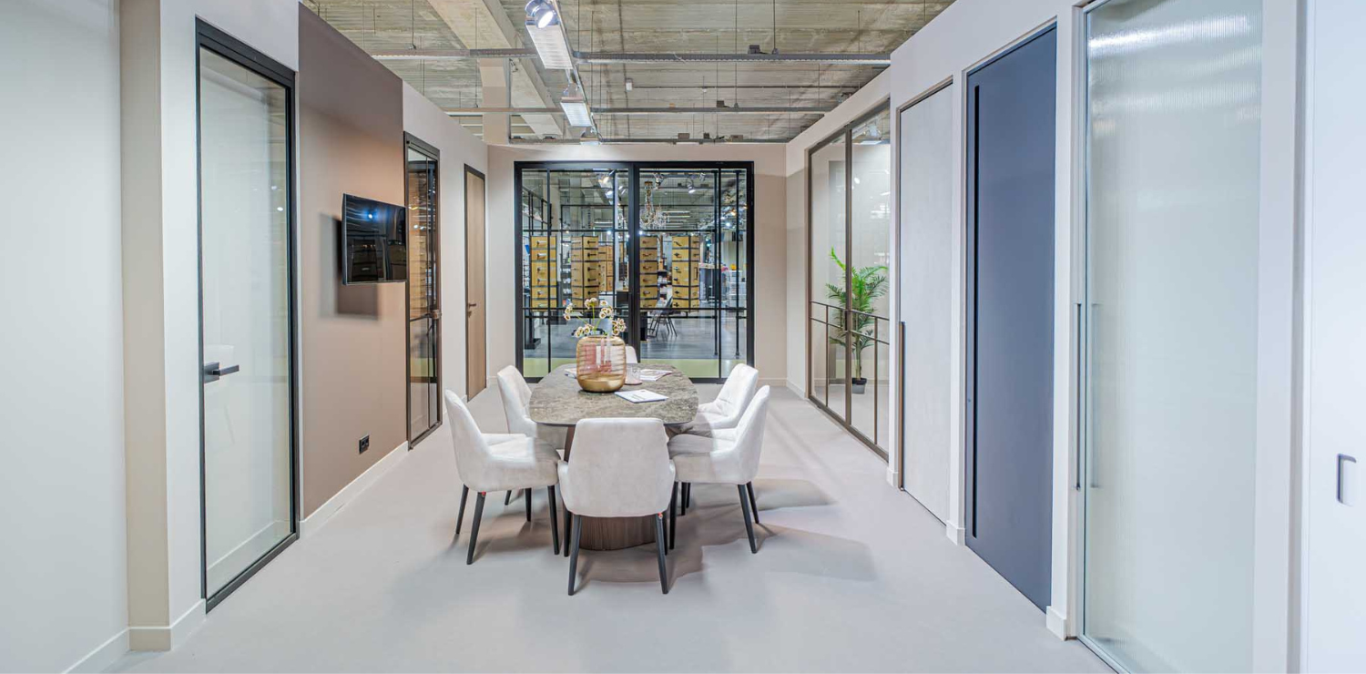 Showroom Tilburg Simon Maree Deurenspecialist Maree